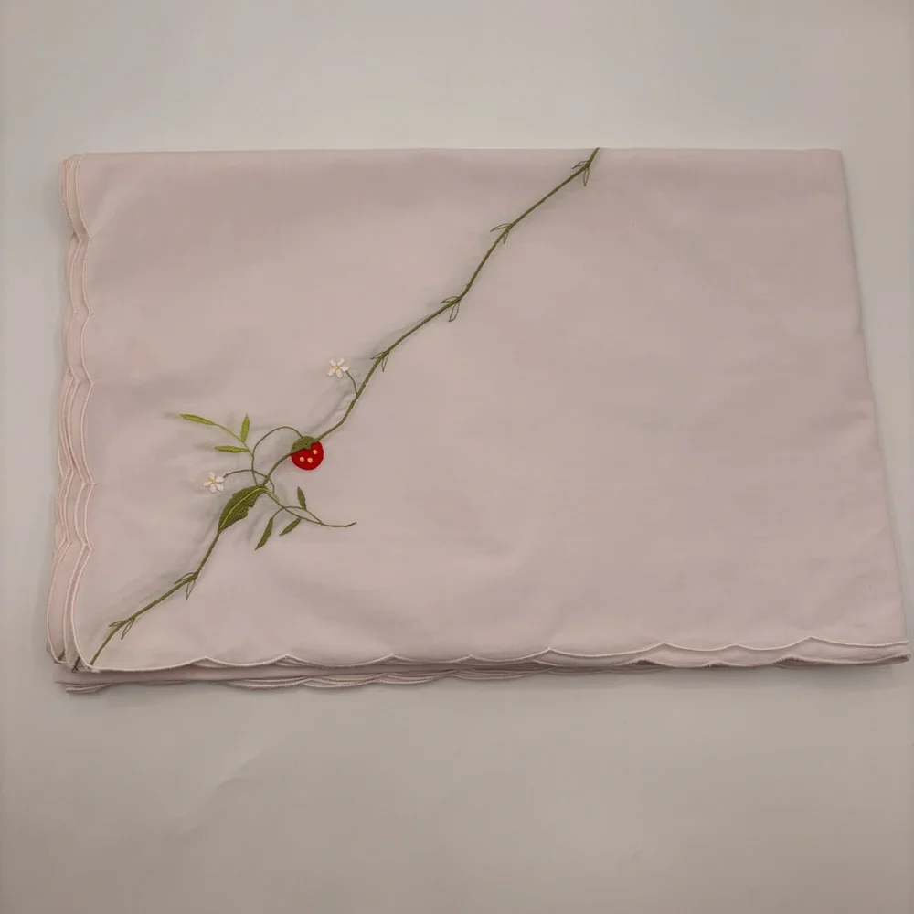 Vintage‎ Lorraine Home Tablecloth Napkins Embroidered Strawberry Set Unused